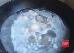 简易红烧肉炖土豆的做法图解3