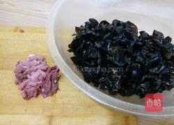 木耳炒肉的做法图解1