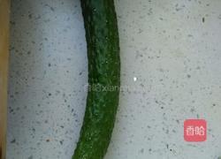 黄瓜拌西红柿的做法图解1