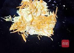 胡萝卜丝炒鸡蛋的做法图解9