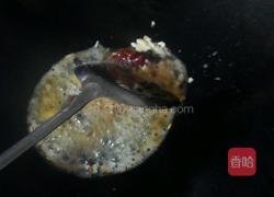 田螺炒青椒的做法图解2