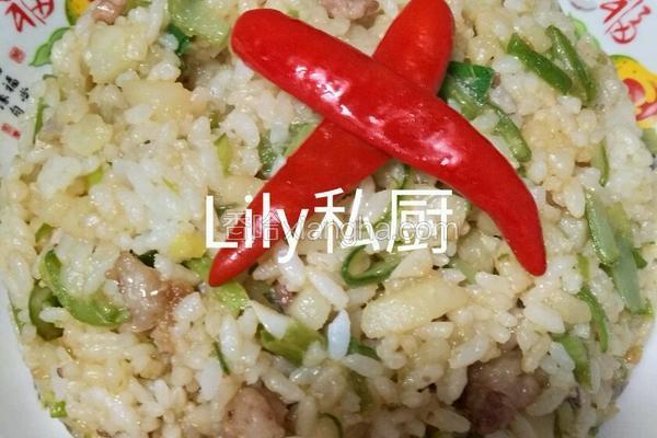 五花肉豆角土豆焖饭