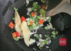 包菜咸米粥的做法图解2