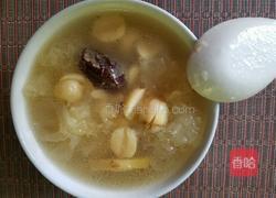 莲子银耳红枣猪尾汤的做法图解7