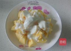 苹果酸奶沙拉的做法图解3