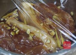 粤菜中广受欢迎的美味蜜汁叉烧的做法图解7