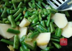 土豆烧豆角的做法图解10