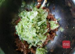 茴香猪肉饺子馅的做法图解4