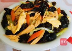 芹菜木耳鸡蛋的做法图解1