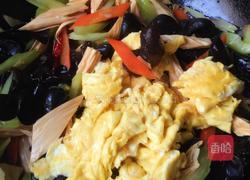 芹菜木耳鸡蛋的做法图解8