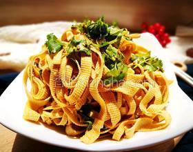 「Cathy邊吃邊營養(yǎng)」涼拌豆腐皮