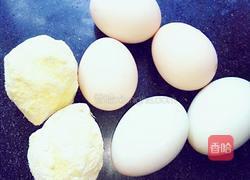 三彩色蒸蛋的做法图解1