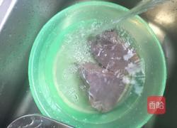 凉拌猪肝的做法图解1