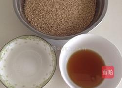 自制芝麻酱的做法图解1