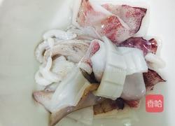 洋葱炒鲜鱿鱼的做法图解2