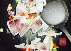 洋葱炒鲜鱿鱼的做法图解4