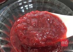 草莓果酱的做法图解1