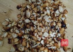 蔓越莓花生牛扎糖的做法图解2