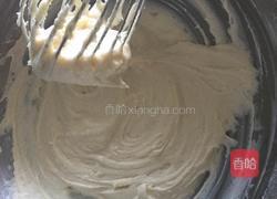 蓝莓戚风卷的做法图解5