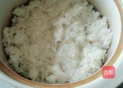 韩式石锅拌饭的做法图解2