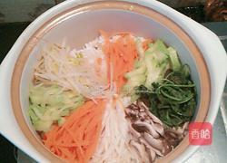 韩式石锅拌饭的做法图解3