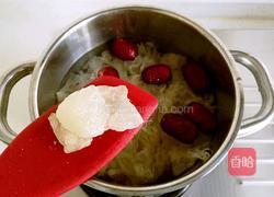 红枣银耳百合汤的做法图解4
