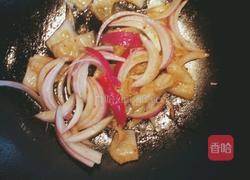 辣白菜炒年糕的做法图解3