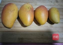 糖水芒果的做法图解1