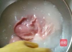 当归猪肚汤的做法图解4