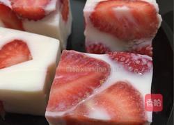 草莓牛奶布丁的做法图解1