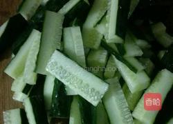 酸甜版的黄瓜条的做法图解2