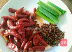 辣子鸡（家庭版）的做法图解2