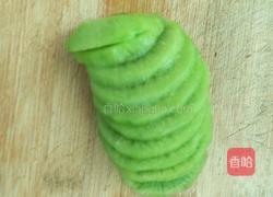 水果三明治的做法图解1