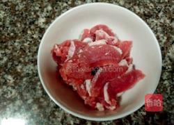 酸菜苦笋肉片汤的做法图解2