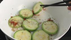 芝香椒油西葫芦的做法图解8