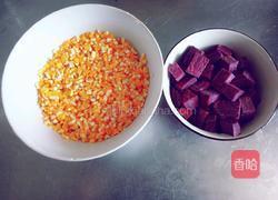 玉米茬子紫薯粥的做法图解1