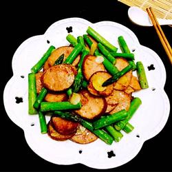 哈尔滨红肠煸芦笋的做法[图]