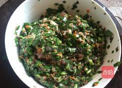 韭菜冬菇木耳饺子的做法图解3