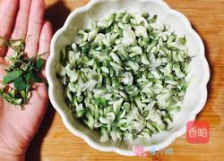 槐花蛋饼的做法图解2