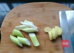 咸肉鸡爪煲的做法图解4