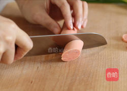 火腿肠炒鸡蛋的做法图解2