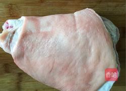 秘制东坡肘子（香辣风味）的做法图解1