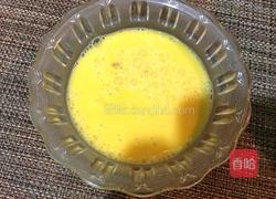 蚕豆炒鸡蛋的做法图解2