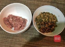 肉末酸菜炒蚕豆的做法图解2