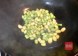 蚕豆炒韭菜的做法图解2