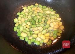 蚕豆炒韭菜的做法图解3