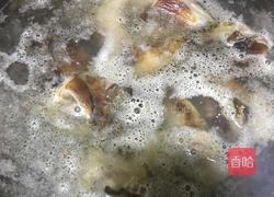 黄豆炖猪蹄的做法图解1