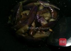 豆酱蒜香焖茄子的做法图解6