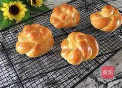 Illustration of how to make light cream bread 16