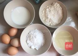 八寸戚风蛋糕的做法图解2